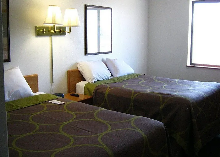 Super 8 By Wyndham Fargo/i-29/west Acres Mall Hotel Fargo