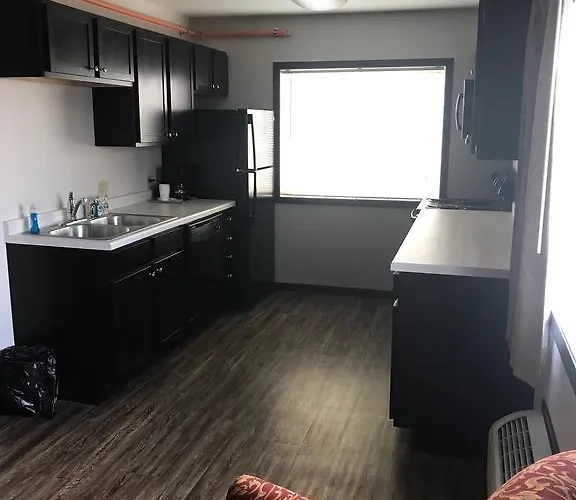 Hotel Super 8 By Wyndham Fargo/i-29/west Acres Mall 2*