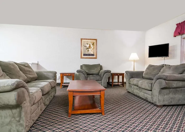 Super 8 By Wyndham Fargo/i-29/west Acres Mall 2* Fargo