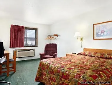 Hotel Super 8 By Wyndham Fargo/i-29/west Acres Mall Fargo